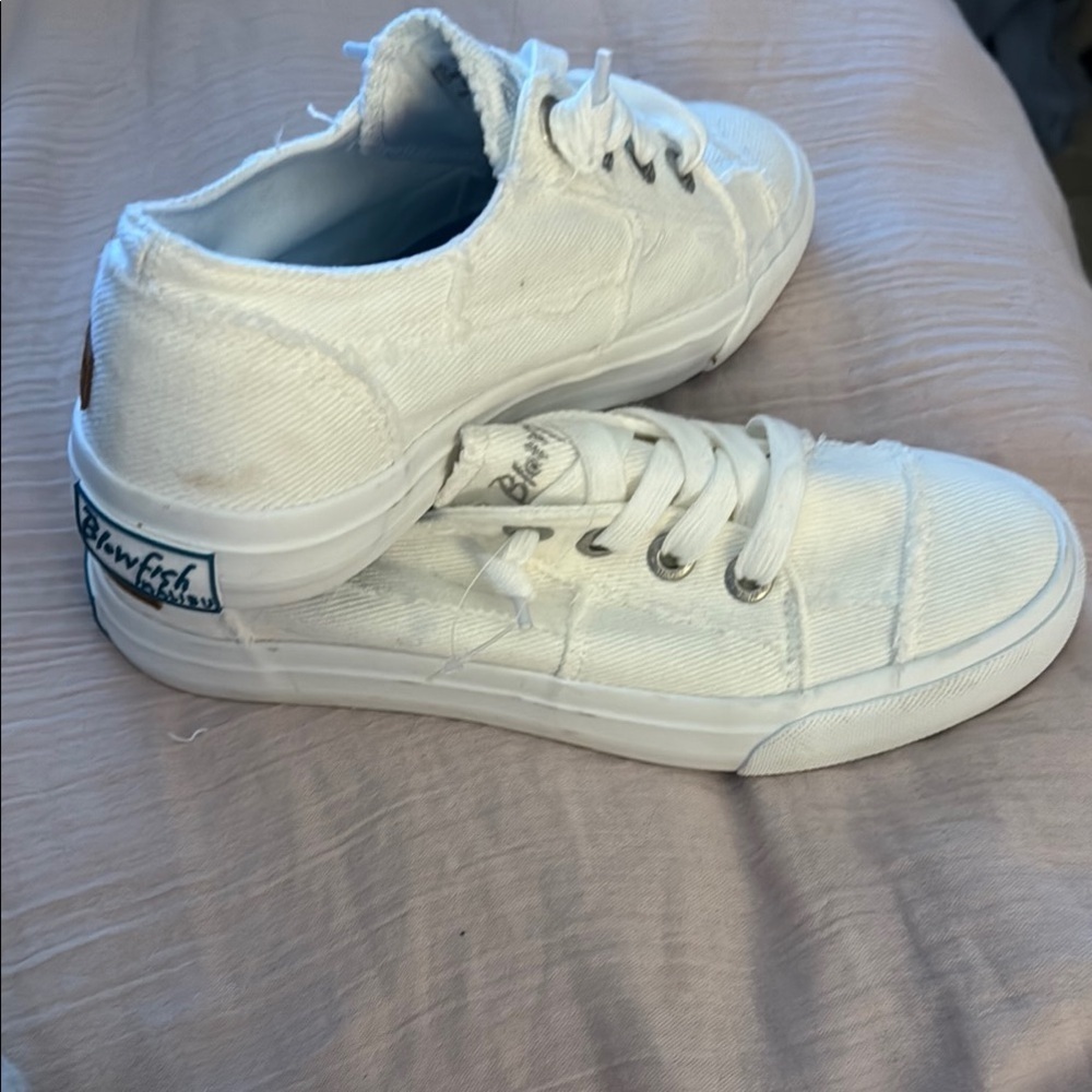 Blowfish White Low-Top Sneakers with Rubber Toe Cap - Picture 1 of 5